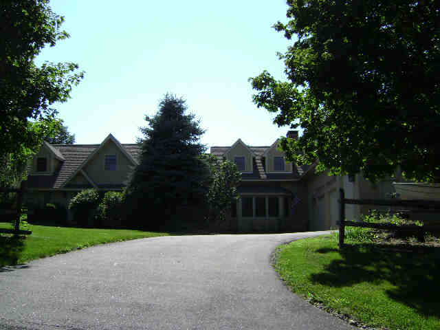 Building photograph for 12 WHITE BIRCH LN
